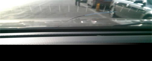 汽車擋風(fēng)玻璃裂紋可以修復(fù)嗎