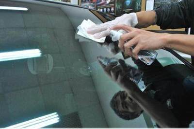 汽車擋風玻璃清潔小妙招,大部分人都不知道