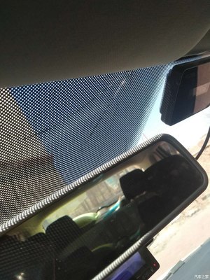 【圖】前擋風玻璃有裂紋,這樣需要換嗎