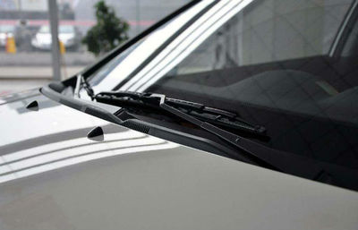 汽車擋風玻璃雨刮器水從哪兒加？教你如何添加雨刮水